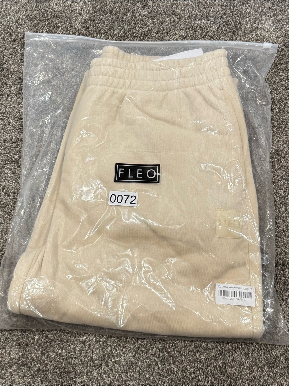 Fleo Weekender Joggers Sweatpants Large Oatmeal NEW